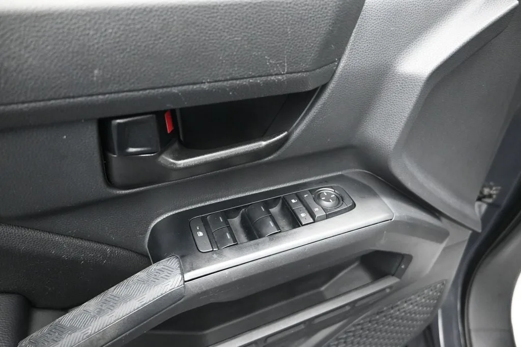 2025 Toyota Tacoma SR5 photo 10