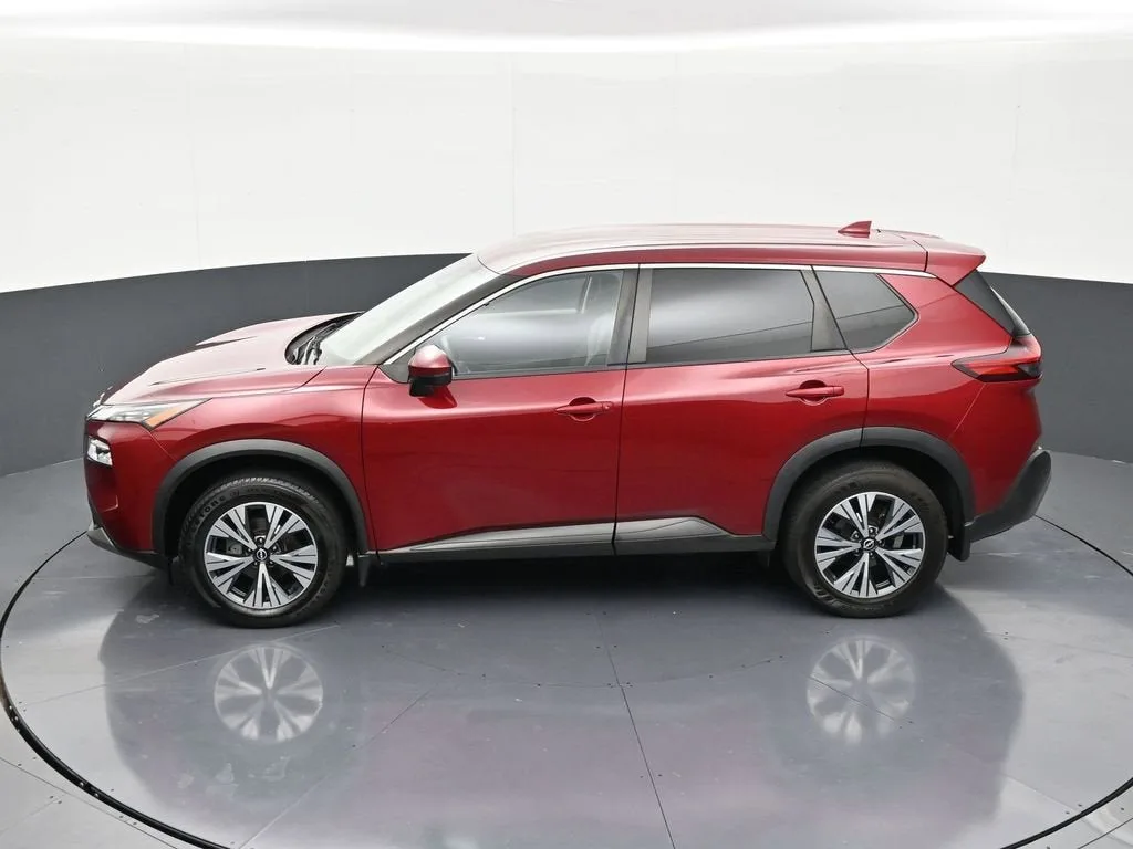 2022 Nissan Rogue SV FWD photo 11