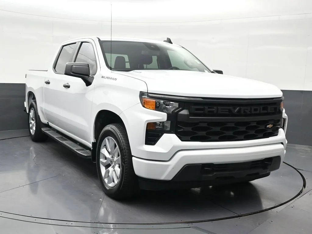 2024 Chevrolet Silverado 1500 Custom photo 8