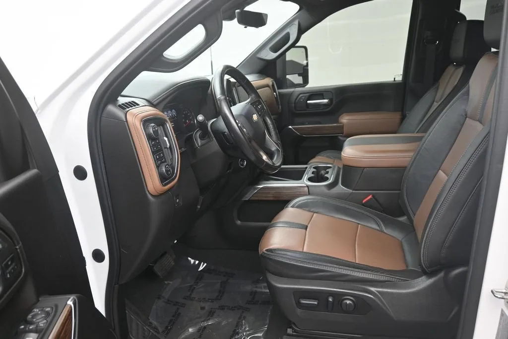 2023 Chevrolet Silverado 2500 HD High Country photo 10