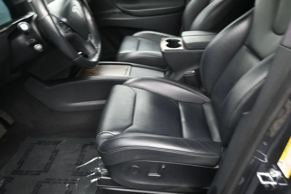 2019 Tesla Model X 75D photo 10