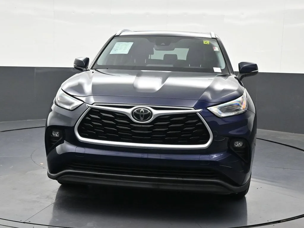 2021 Toyota Highlander XLE photo 9