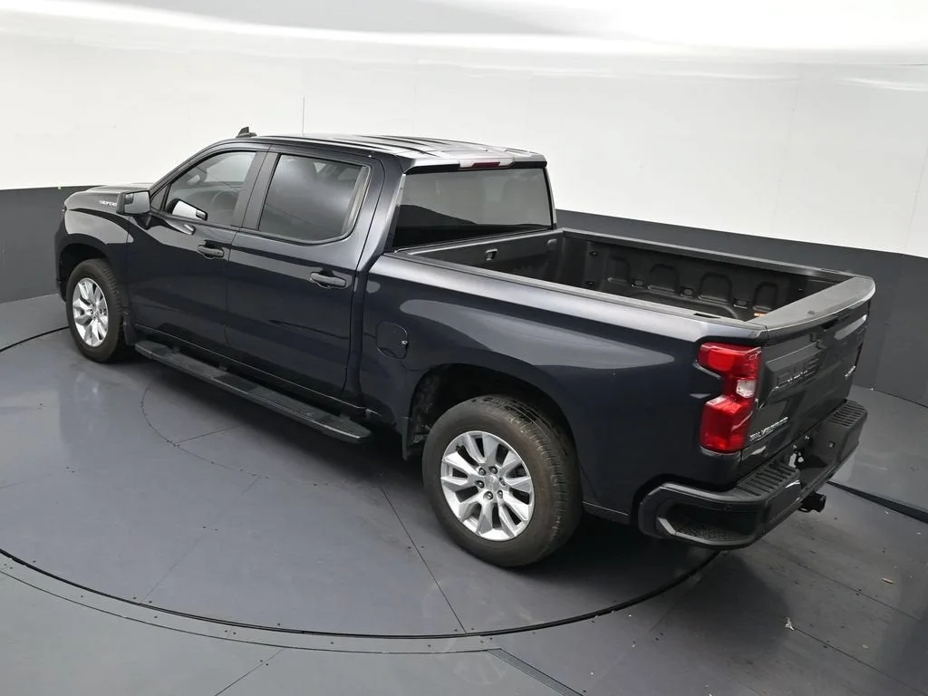 2023 Chevrolet Silverado 1500 Custom photo 11