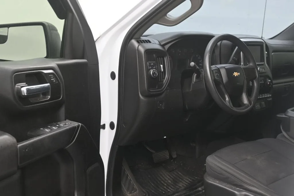 2021 Chevrolet Silverado 1500 Custom photo 11