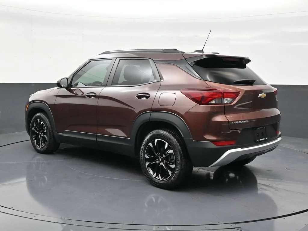 2022 Chevrolet Trailblazer LT photo 3