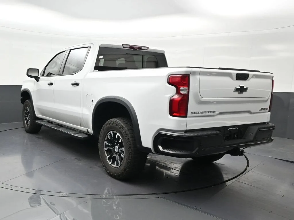 2024 Chevrolet Silverado 1500 ZR2 photo 3