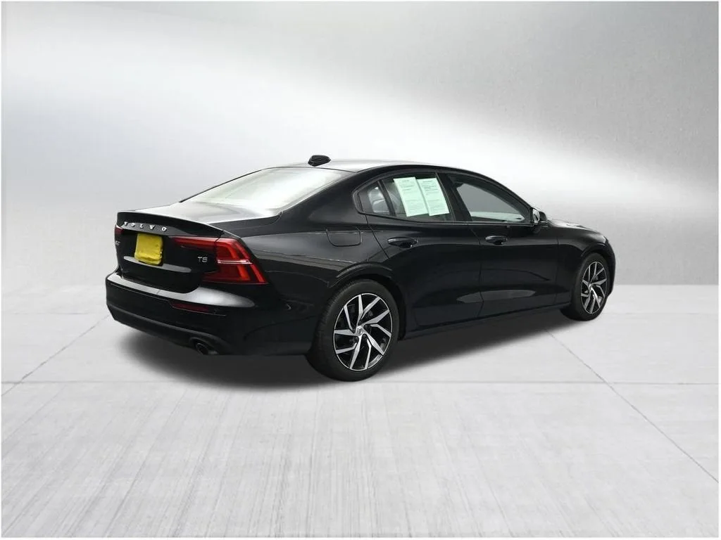 2019 Volvo S60 T5 Momentum photo 5