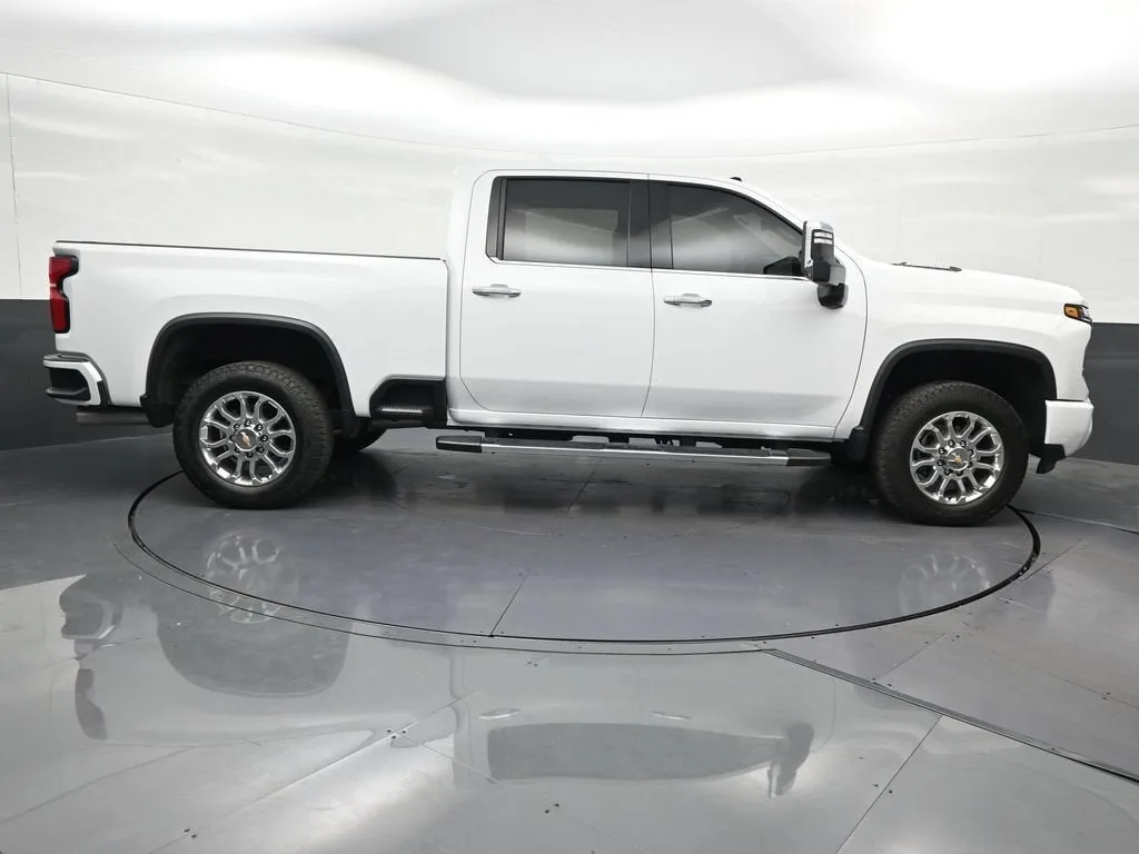 2025 Chevrolet Silverado 2500 HD LTZ photo 7