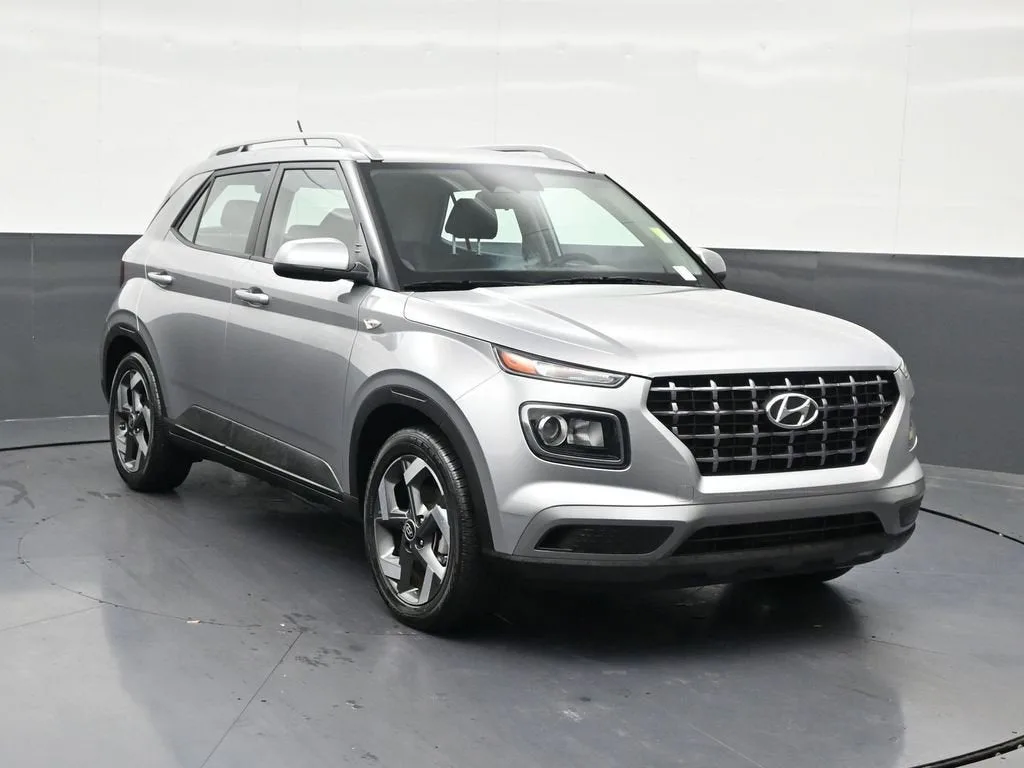 2023 Hyundai Venue SEL photo 8
