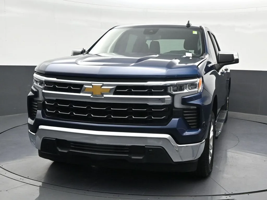 2023 Chevrolet Silverado 1500 LT photo 9