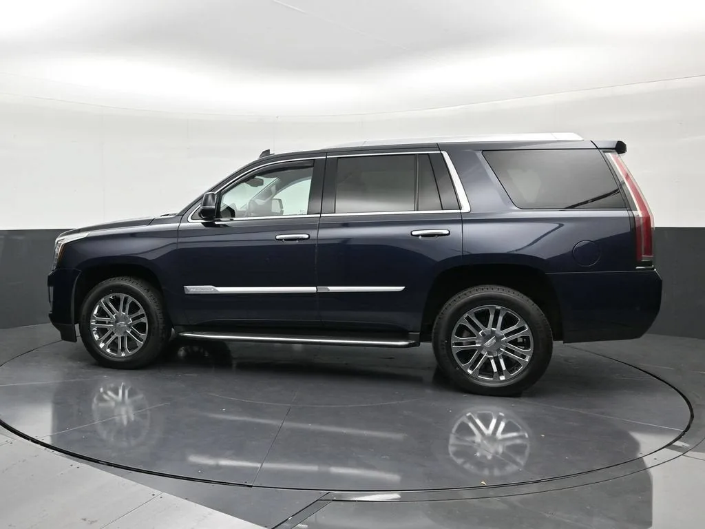 2020 Cadillac Escalade 2WD Standard photo 2