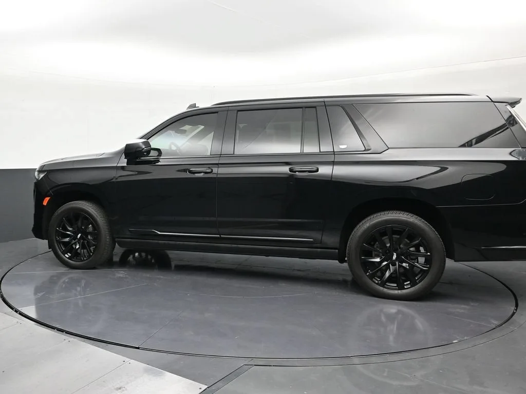 2024 Cadillac Escalade ESV Sport Platinum photo 6