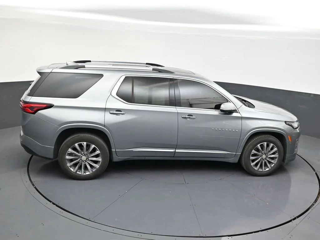2023 Chevrolet Traverse Premier photo 17