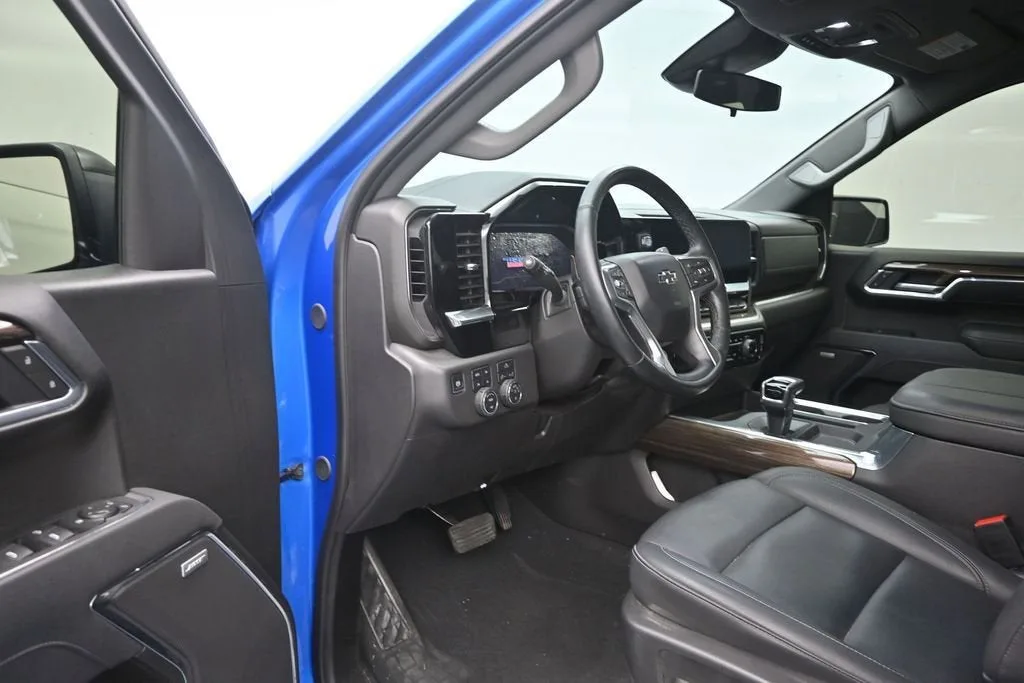 2025 Chevrolet Silverado 1500 LT Trail Boss photo 10