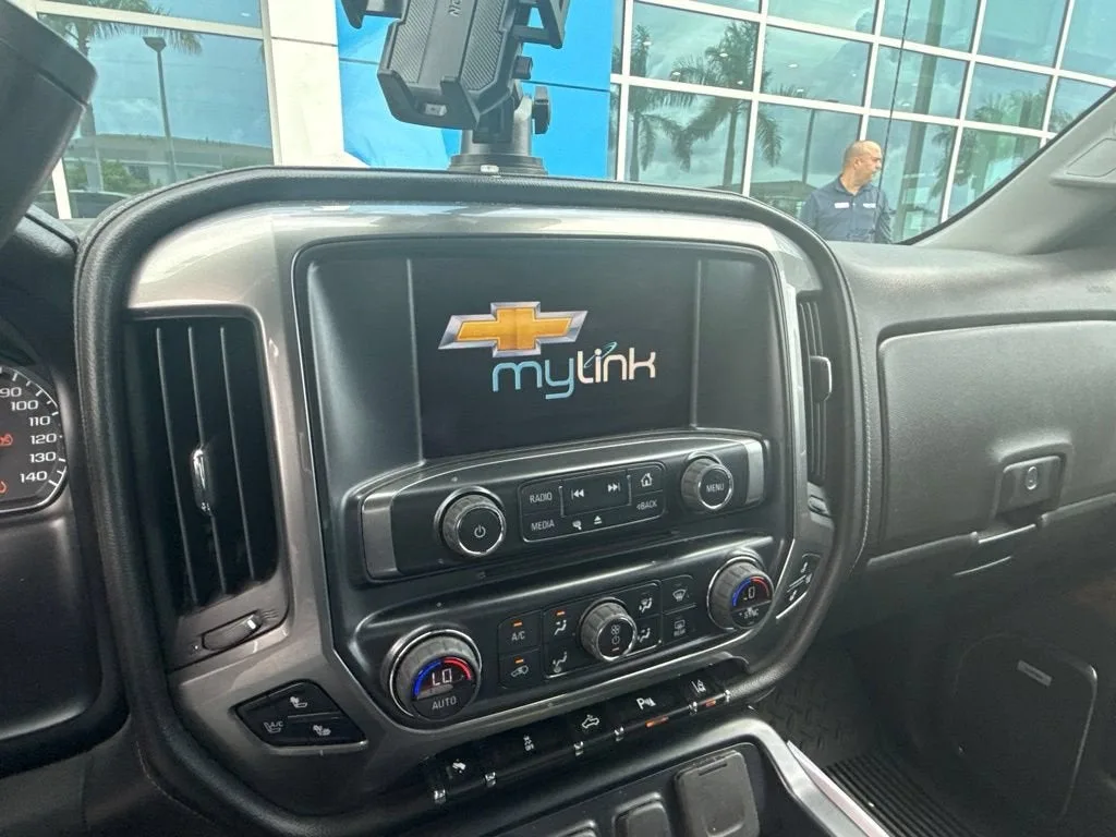 2014 Chevrolet Silverado 1500 LTZ photo 3