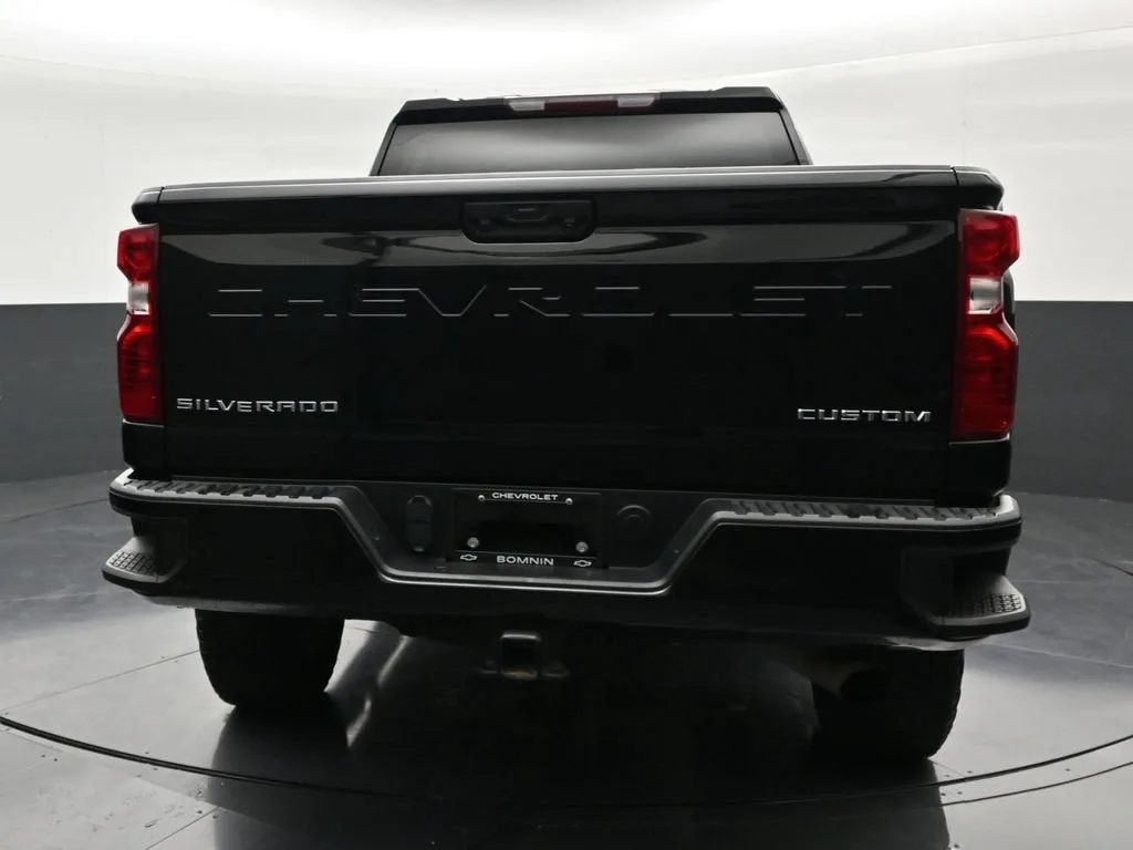 2023 Chevrolet Silverado 2500 HD Custom photo 4