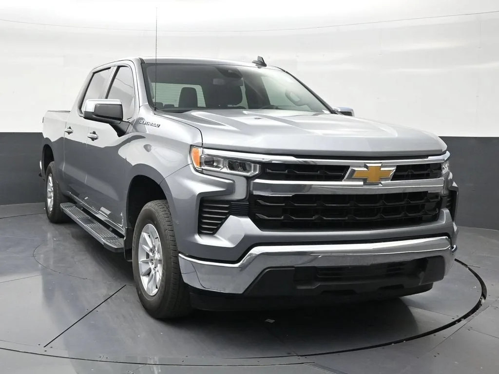 2024 Chevrolet Silverado 1500 LT photo 7
