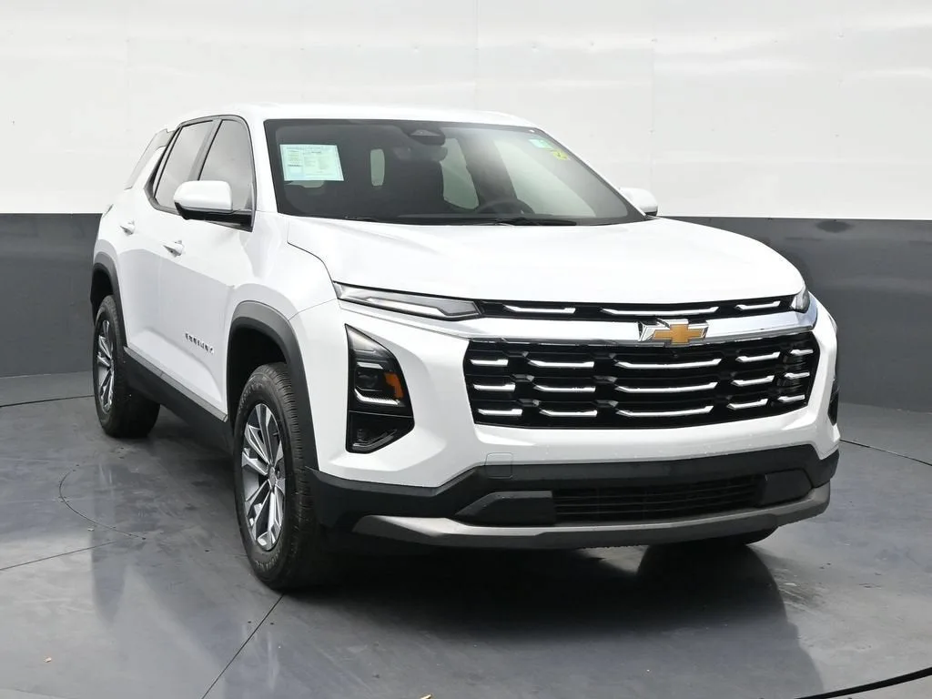 2025 Chevrolet Equinox LT photo 7