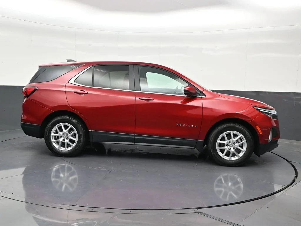 2024 Chevrolet Equinox LT photo 7