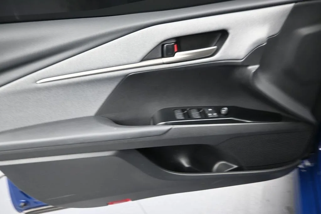 2025 Toyota Camry LE photo 12