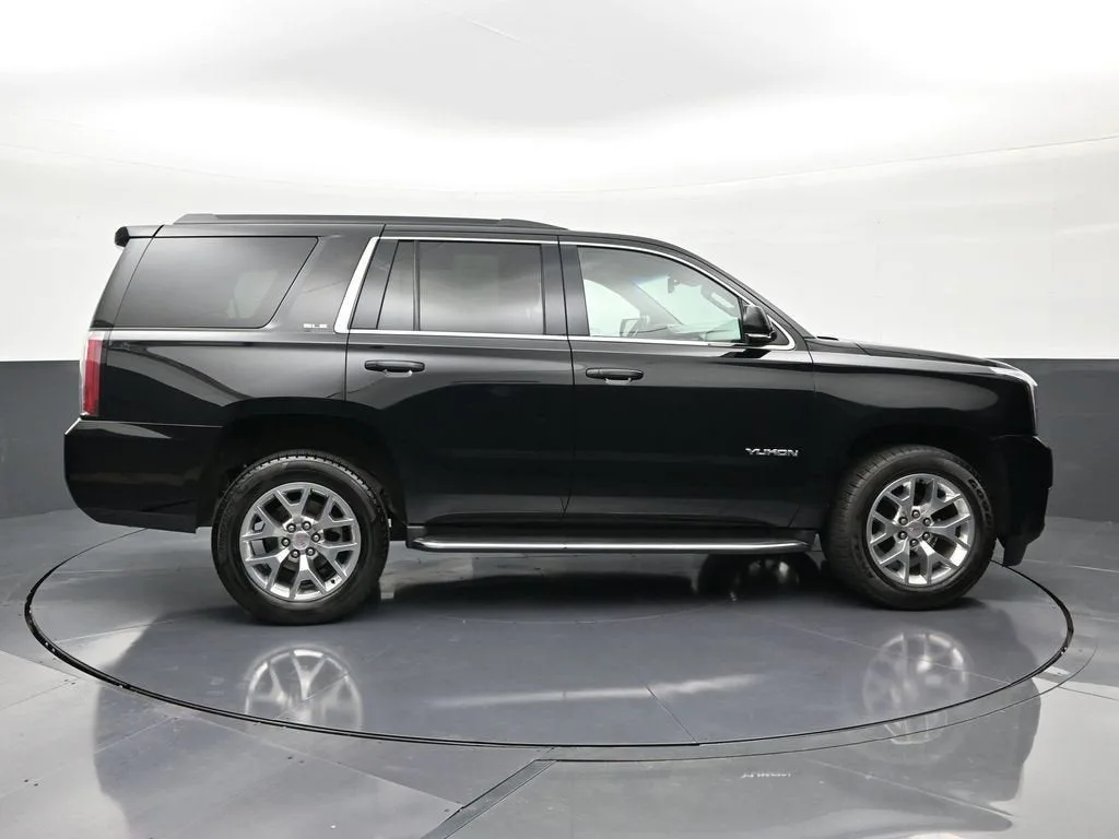 2019 GMC Yukon SLE photo 6