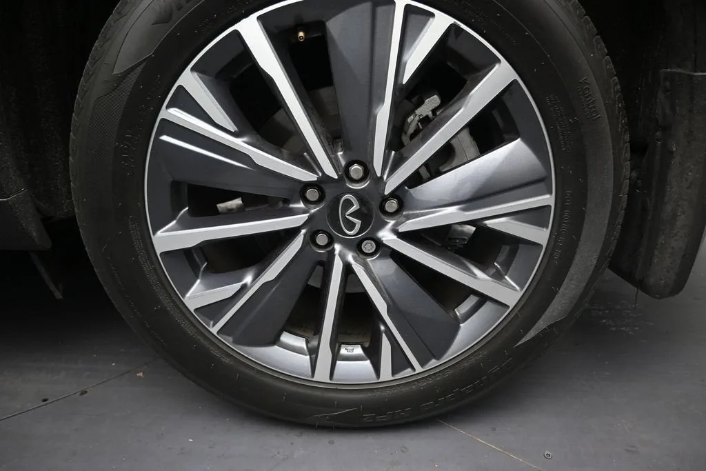 2026 INFINITI QX60 LUXE photo 10