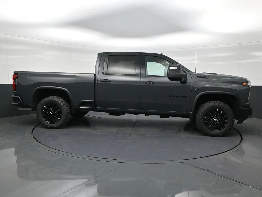 2025 Chevrolet Silverado 2500 HD LTZ photo 6