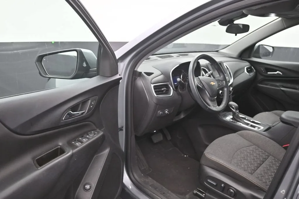 2024 Chevrolet Equinox LT photo 11