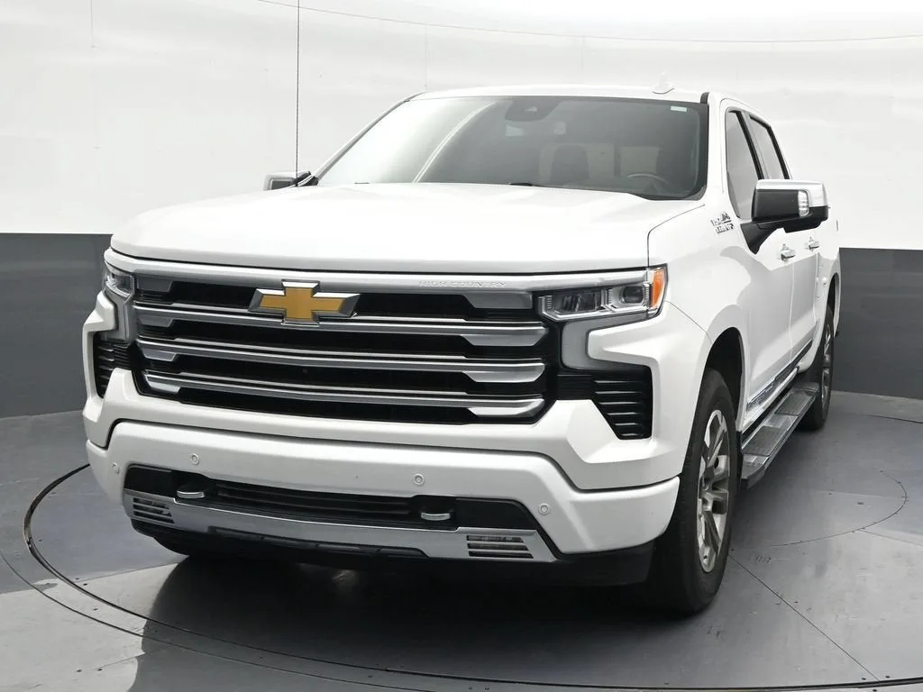 2023 Chevrolet Silverado 1500 High Country photo 9
