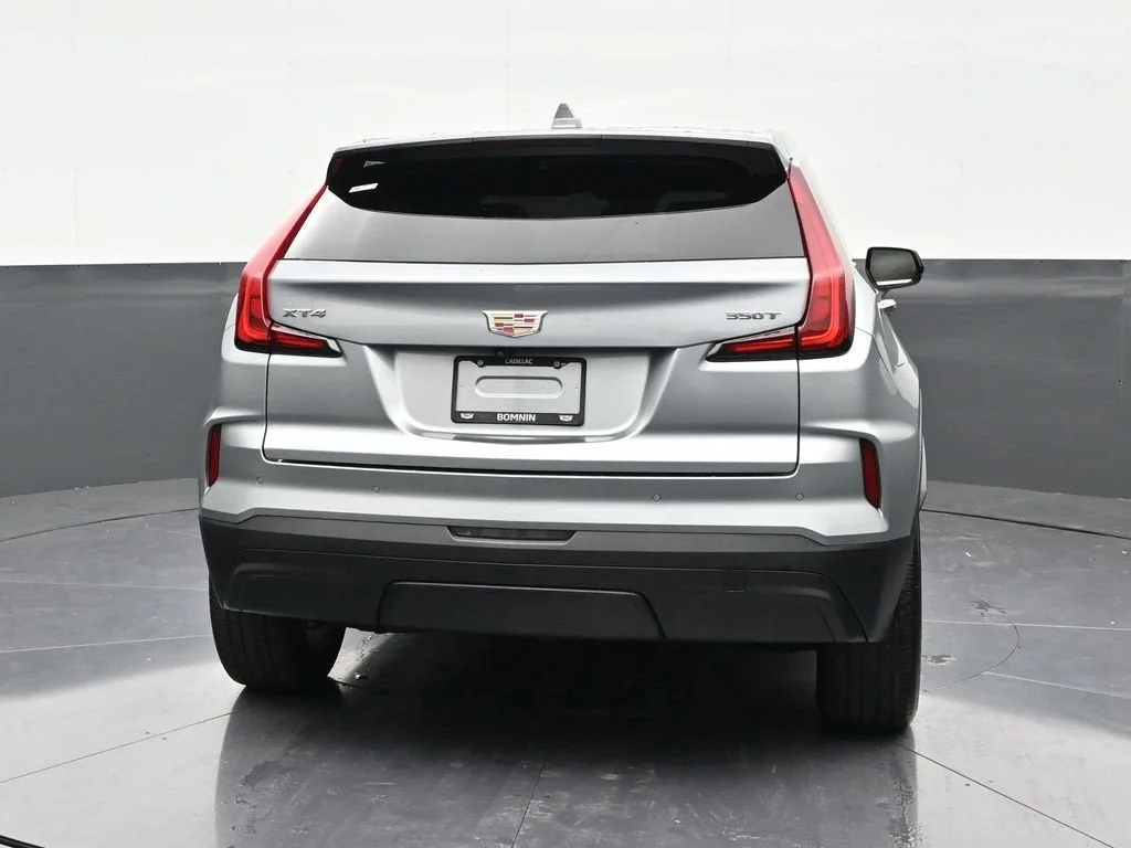 2024 Cadillac XT4 Luxury photo 4