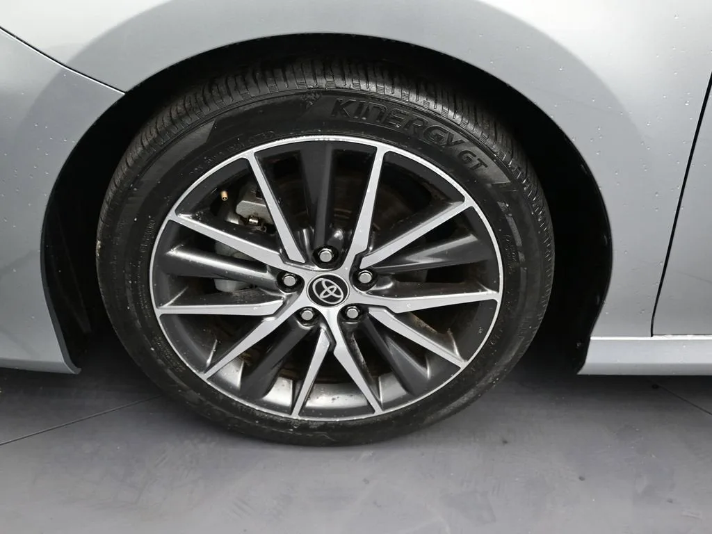 2022 Toyota Camry XLE photo 9