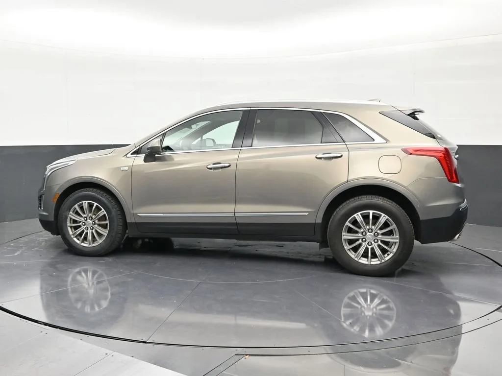 2019 Cadillac XT5 Luxury FWD photo 2