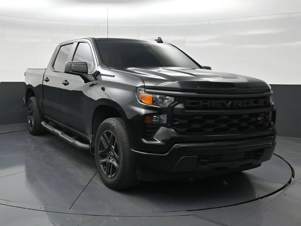2024 Chevrolet Silverado 1500 Custom photo 7