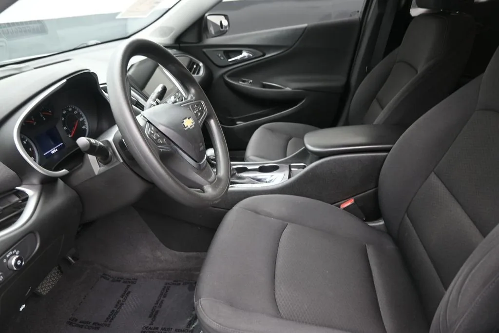 2022 Chevrolet Malibu LS photo 12