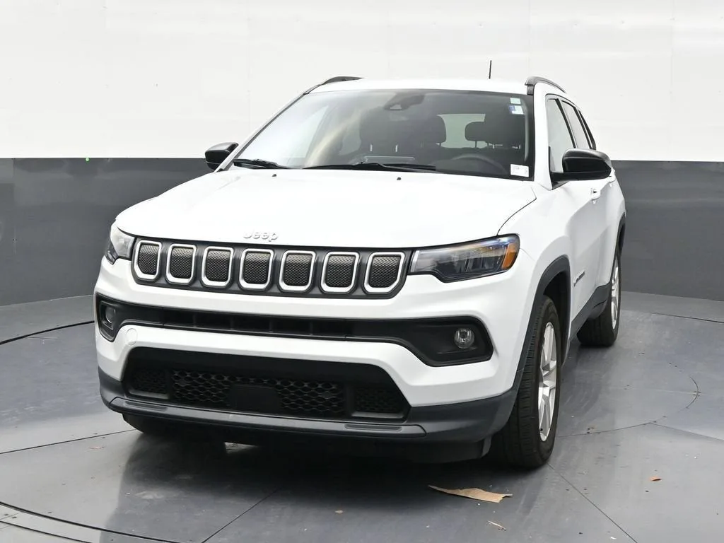 2022 Jeep Compass Latitude photo 8