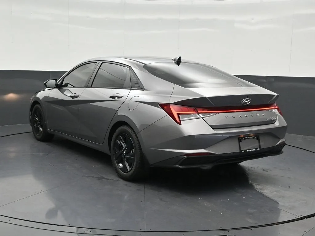 2023 Hyundai Elantra Hybrid Blue photo 3