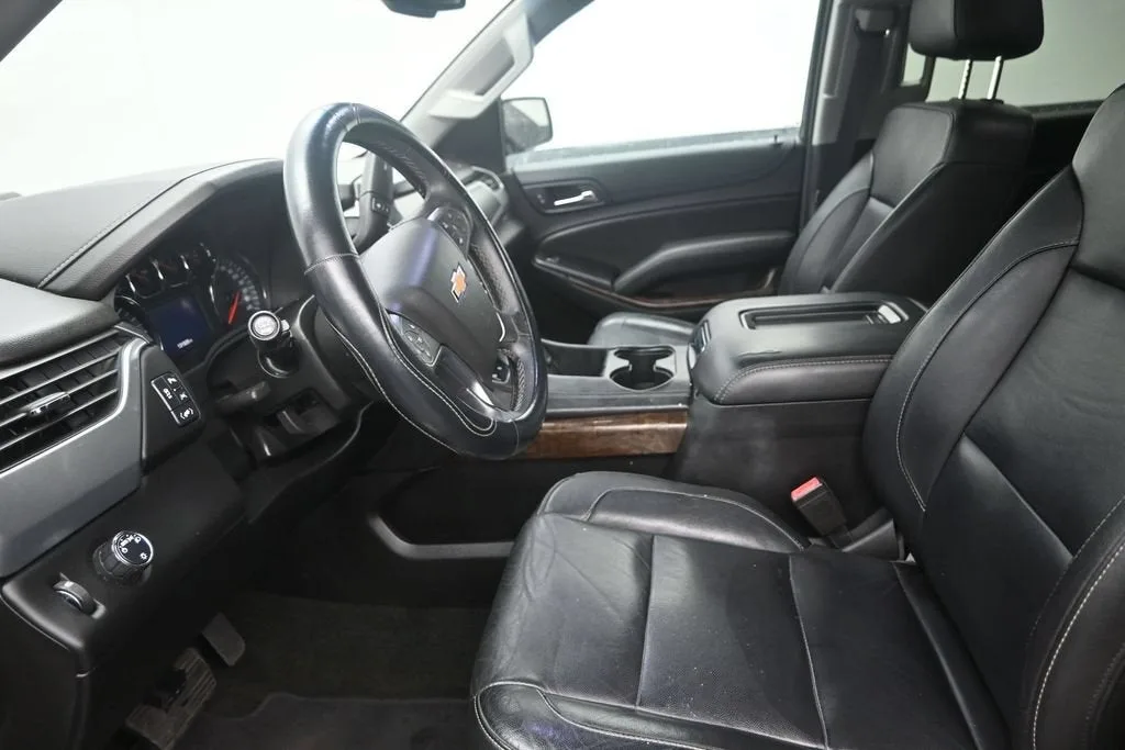 2018 Chevrolet Suburban LT photo 12