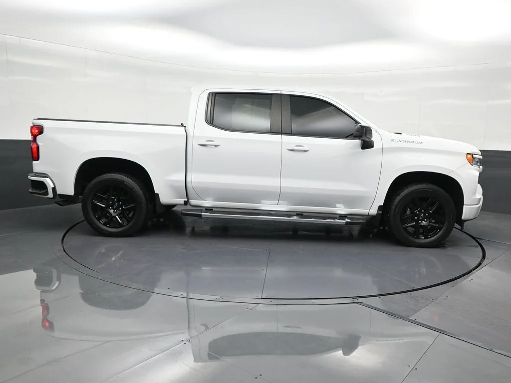 2022 Chevrolet Silverado 1500 RST photo 7