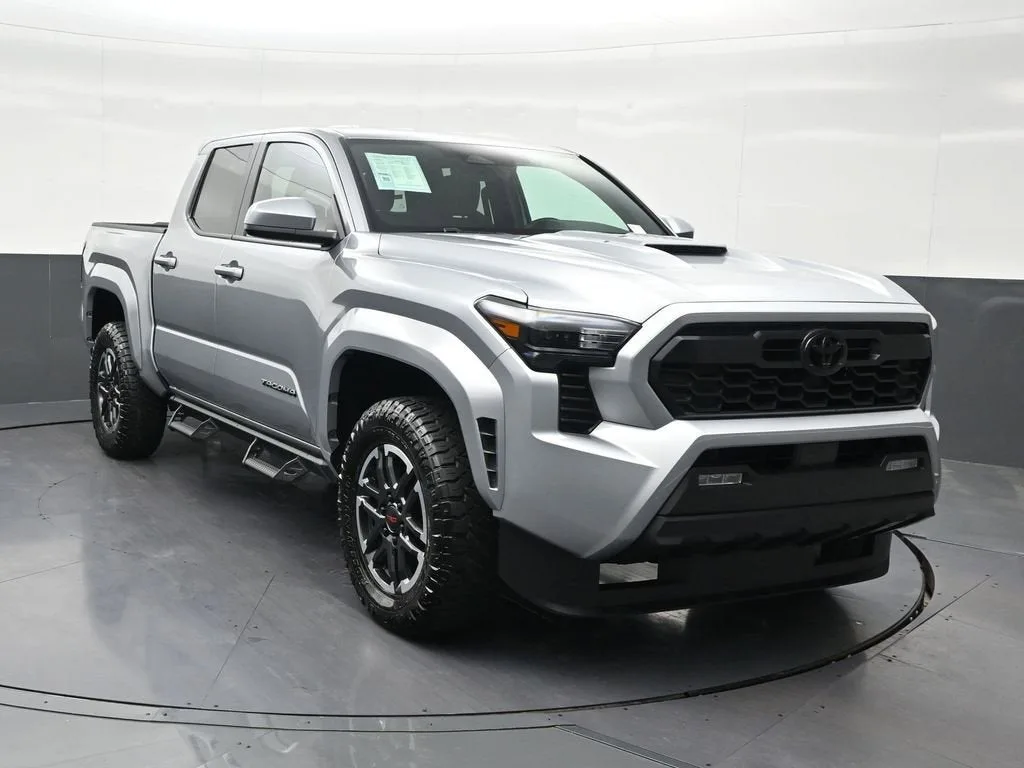 2026 Toyota Tacoma TRD Sport photo 8