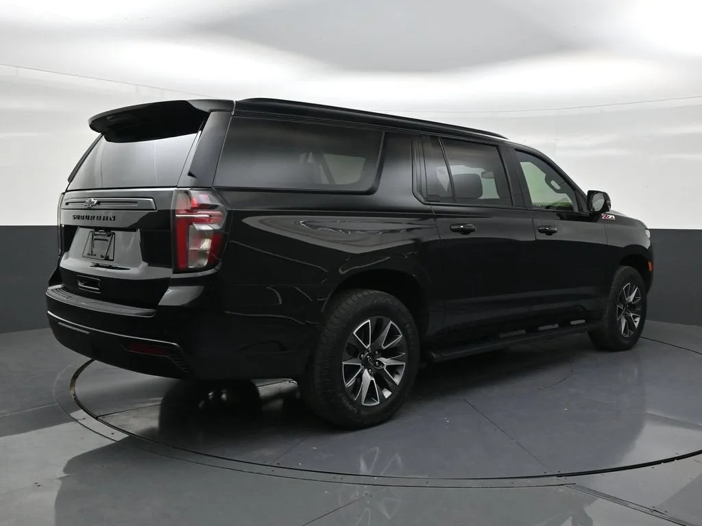 2023 Chevrolet Suburban Z71 photo 5