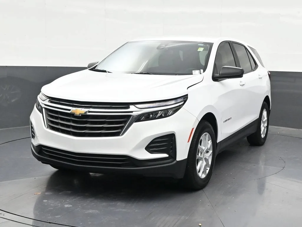 2024 Chevrolet Equinox LS photo 9