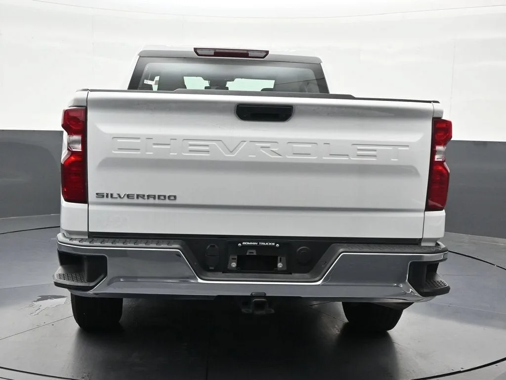 2025 Chevrolet Silverado 1500 WT photo 4