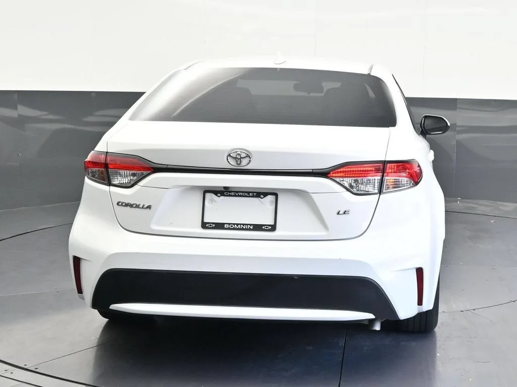 2021 Toyota Corolla LE photo 4