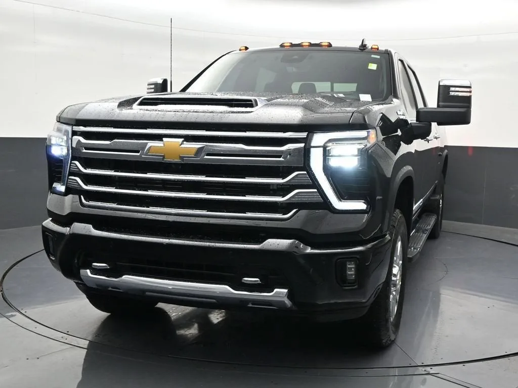2024 Chevrolet Silverado 2500 HD High Country photo 9