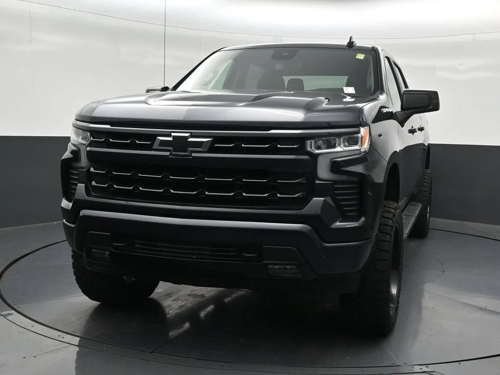 2024 Chevrolet Silverado 1500 RST photo 9