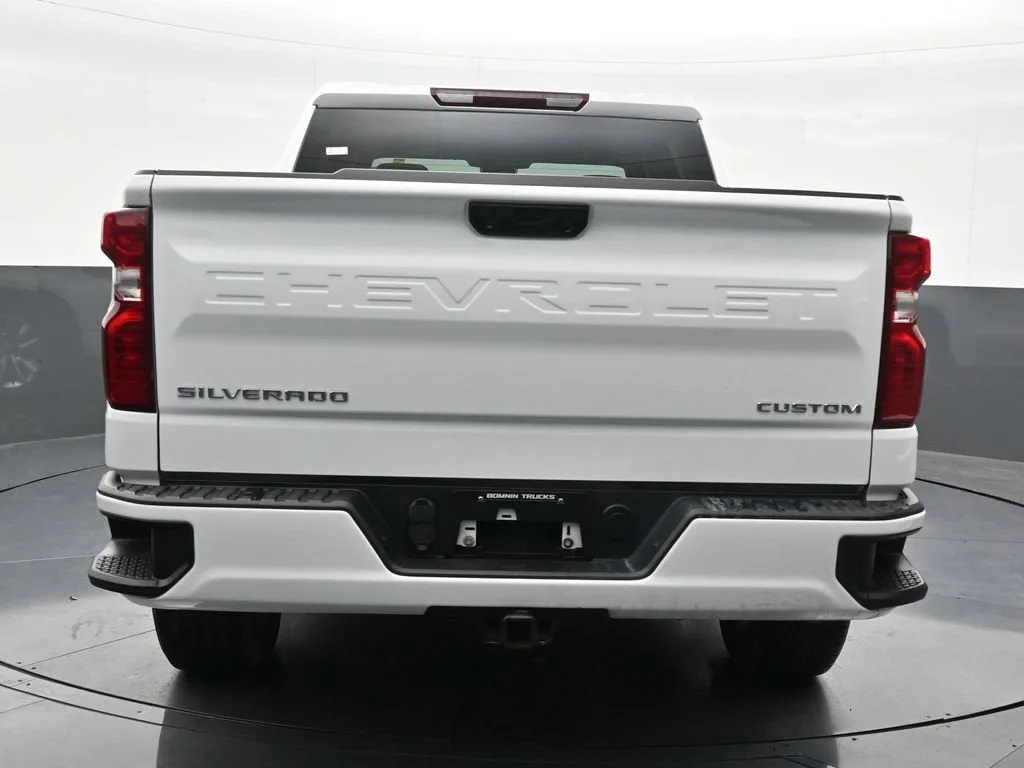 2023 Chevrolet Silverado 1500 Custom photo 4