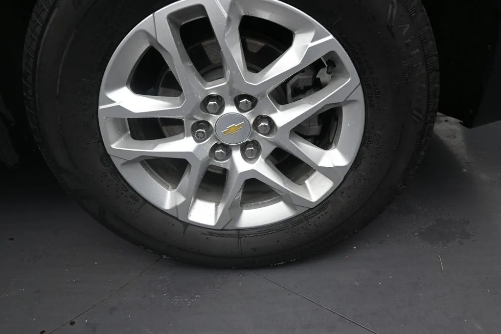 2022 Chevrolet Traverse LS photo 10