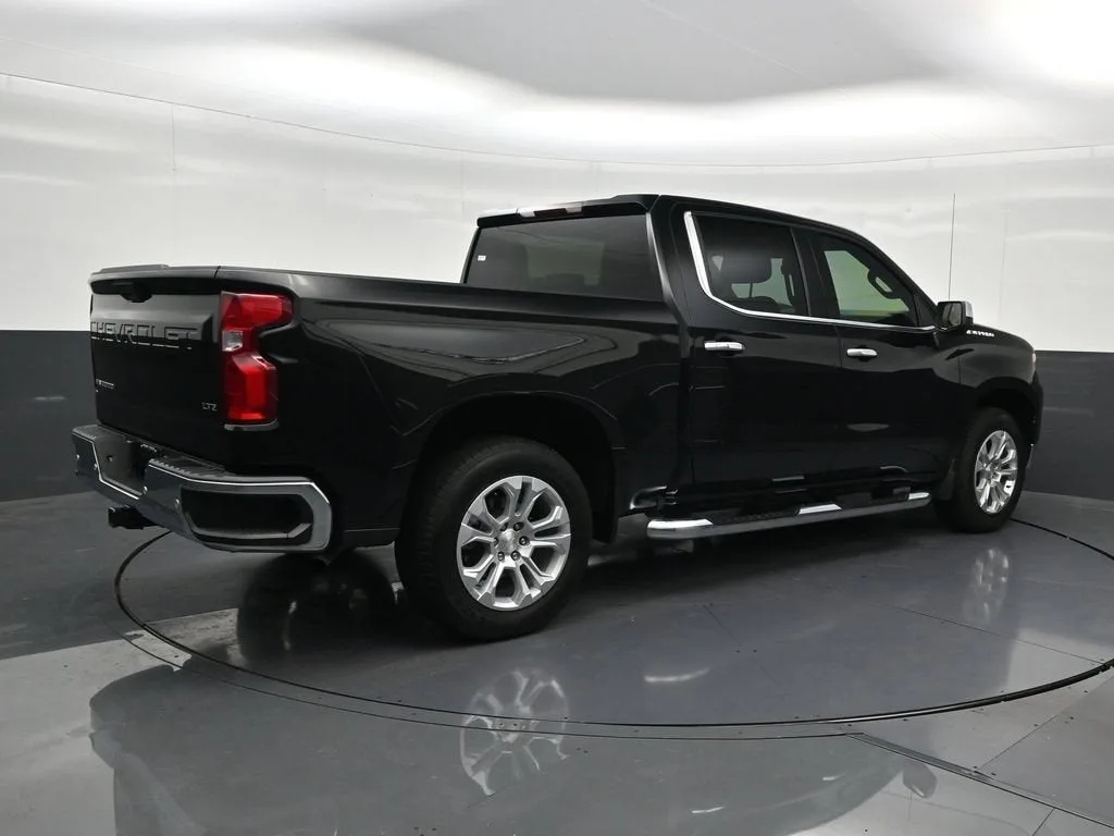 2024 Chevrolet Silverado 1500 LTZ photo 5