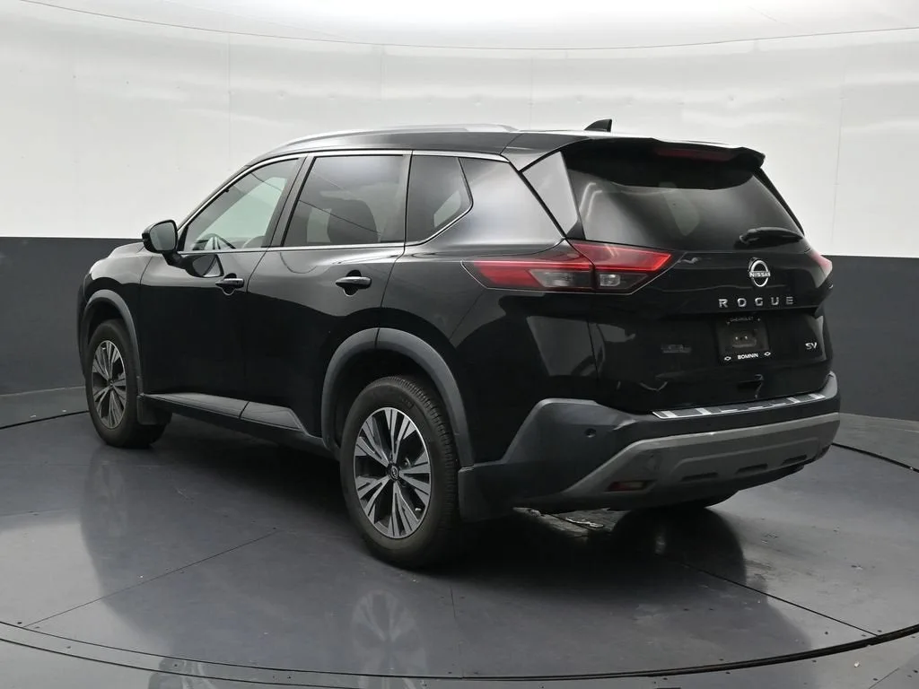 2022 Nissan Rogue SV photo 3