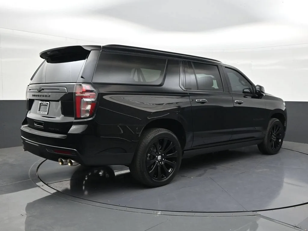 2024 Chevrolet Suburban Premier photo 5